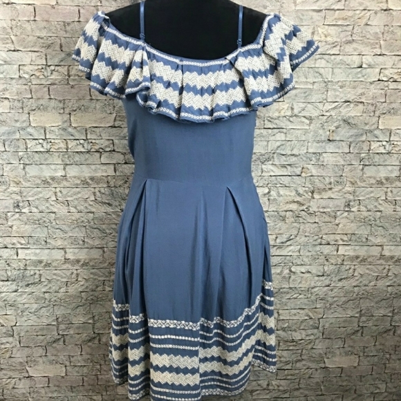 Romeo & Juliet Couture Dresses & Skirts - NWT Romeo + Juliet Couture Dress